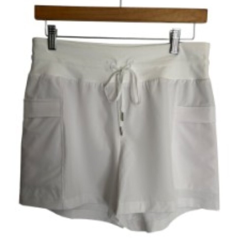 NWT Calia White Mid Rise Short Small